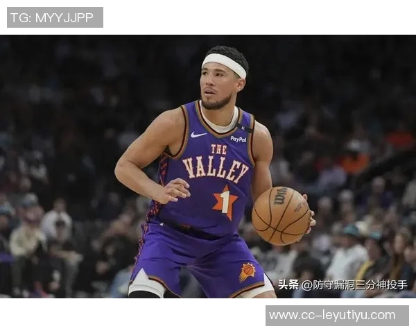 布克遭遇严密防守表现低迷18投仅4中贡献10分16助攻却有9次失误 布克遭遇严密防守表现低迷18投仅4中贡献10分16助攻却有9次失误