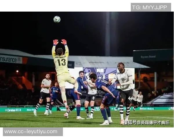 夸张界外球助攻水晶宫小禁区凯帕失误险送大礼