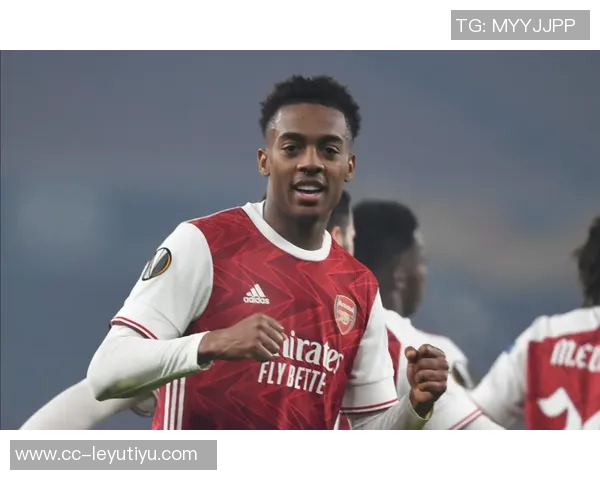 26岁退役热刺门将怀特曼成功转型为摄影师与电影导演展现文艺风采